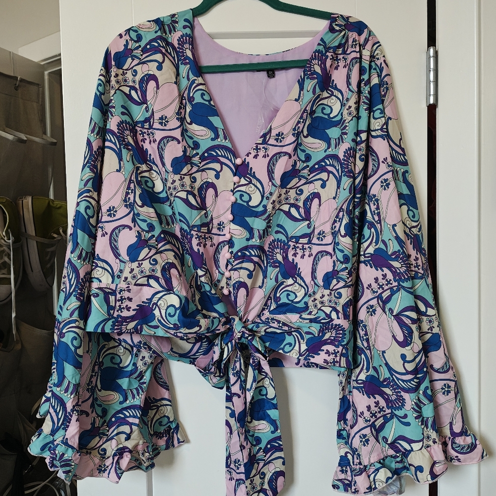 Smak Parlour Psychedelic Bell Sleeve Cropped Tie Shirt - 4x